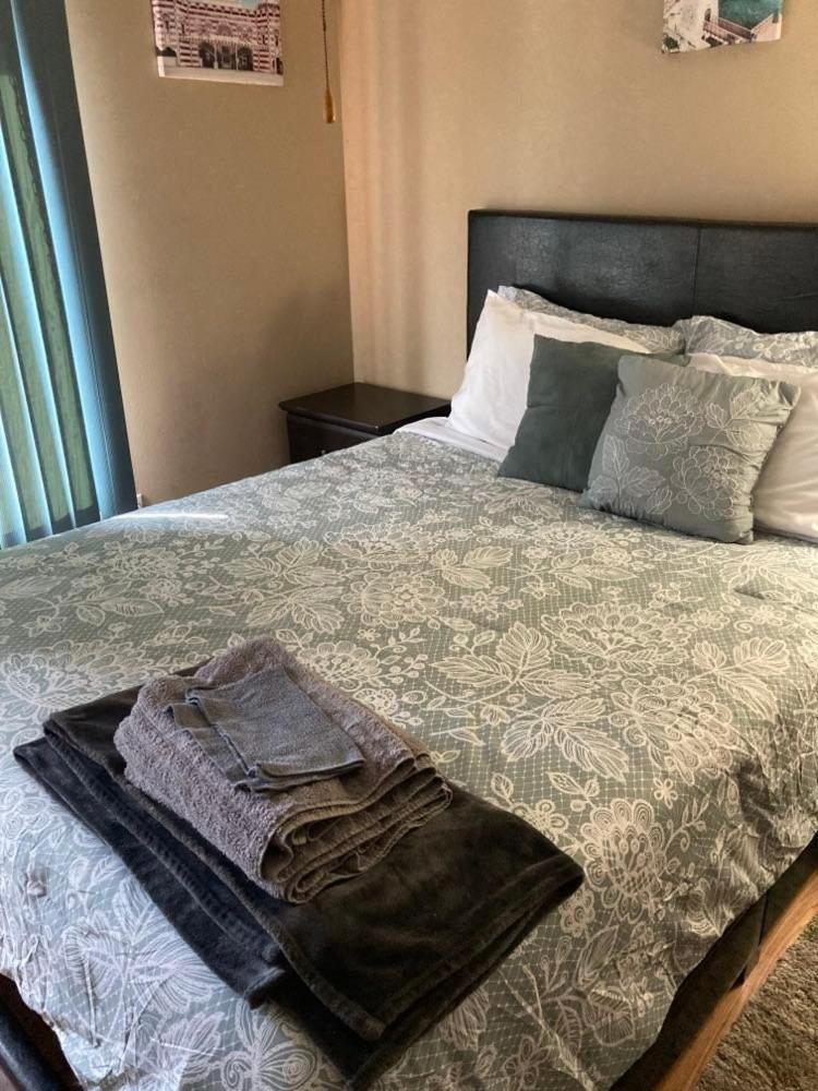 Irises House - Private Room In Home Kissimmee Ngoại thất bức ảnh